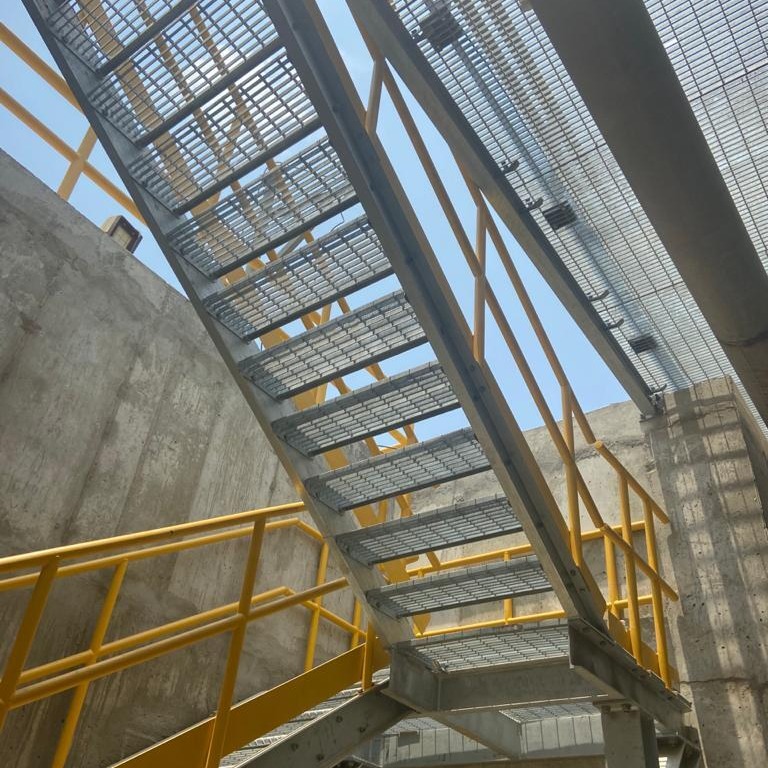 rejillas metalicas escaleras 00