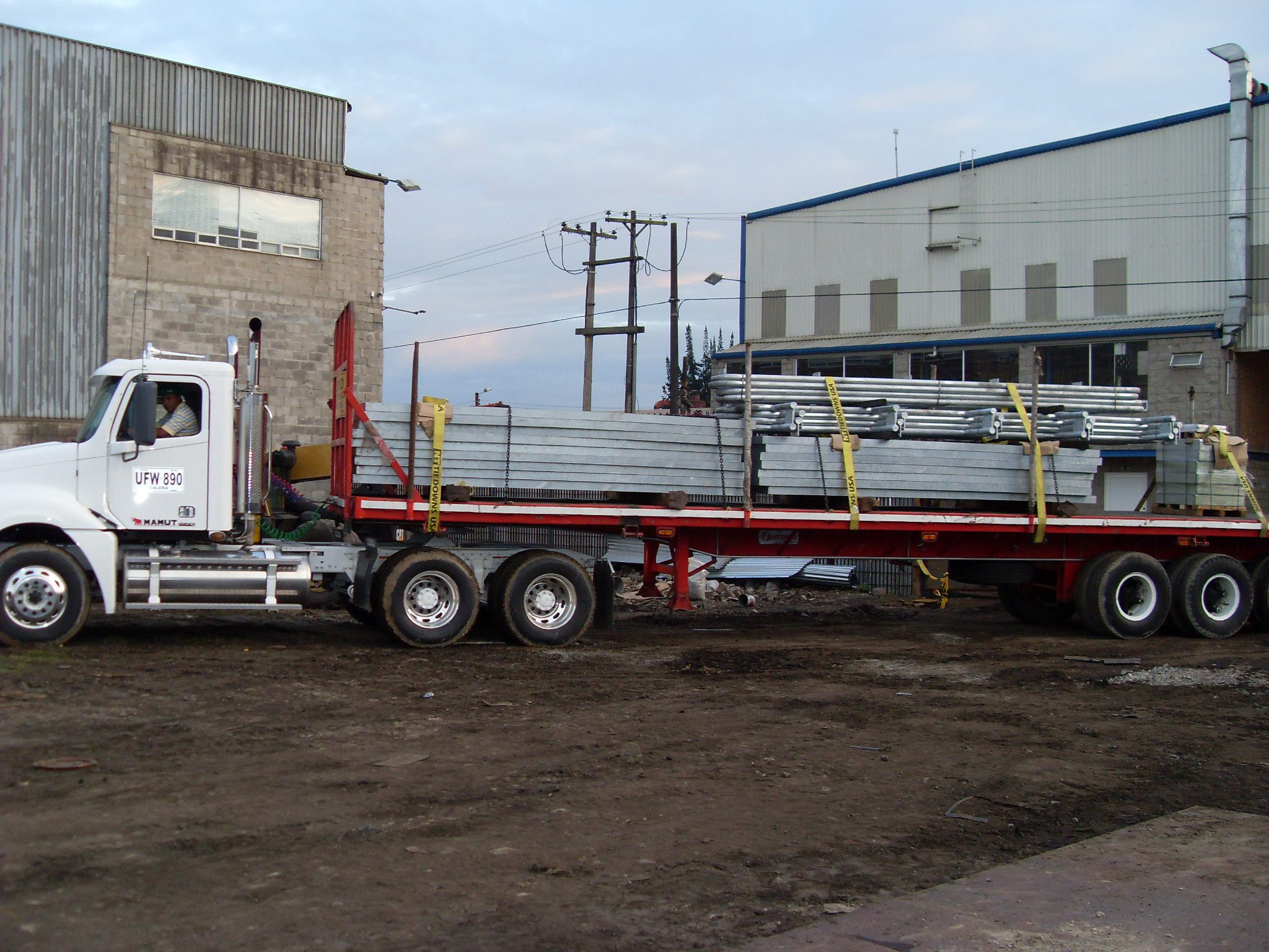 despachos-rejillas-metalicas-taesmet-00